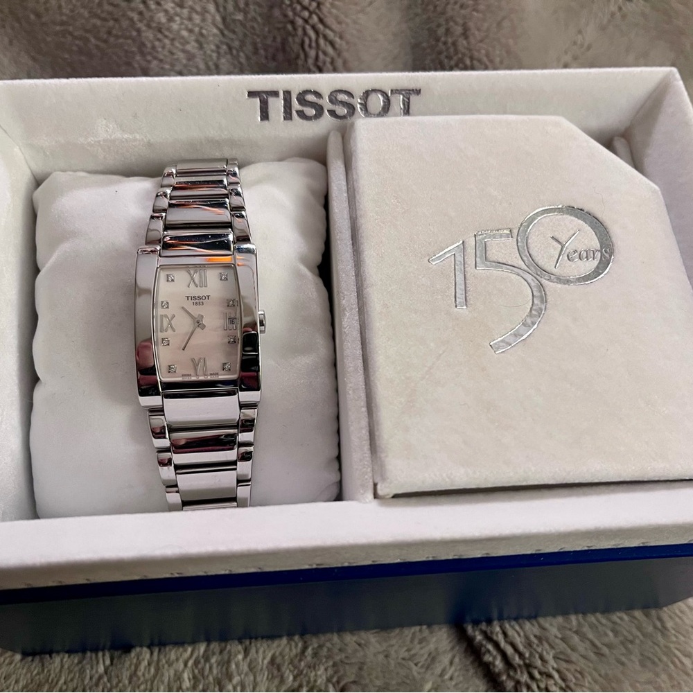 Vintage Tissot Generosi-T Women’s Stainless Steel Watch with MOP Dial T007309A